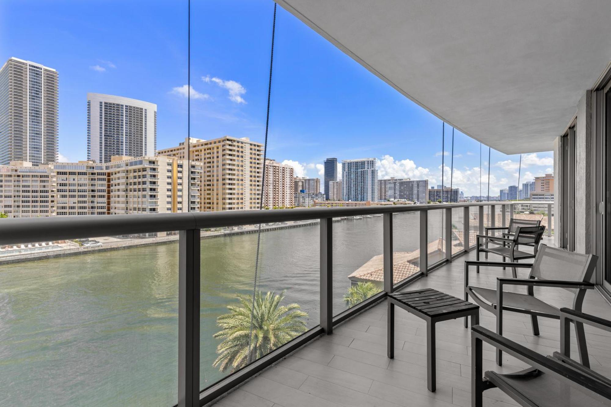 Hallandale Sky Water View Холандейл Бийч Екстериор снимка