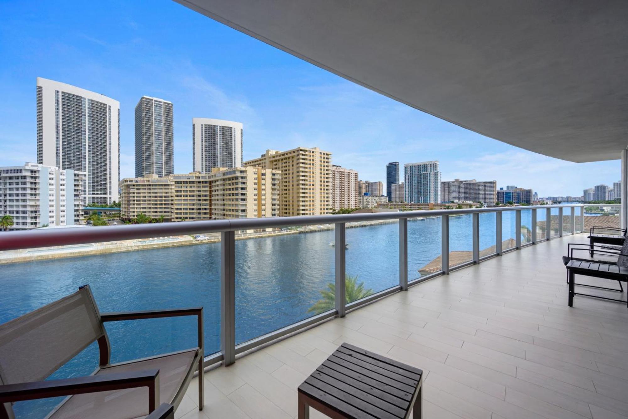 Hallandale Sky Water View Холандейл Бийч Екстериор снимка